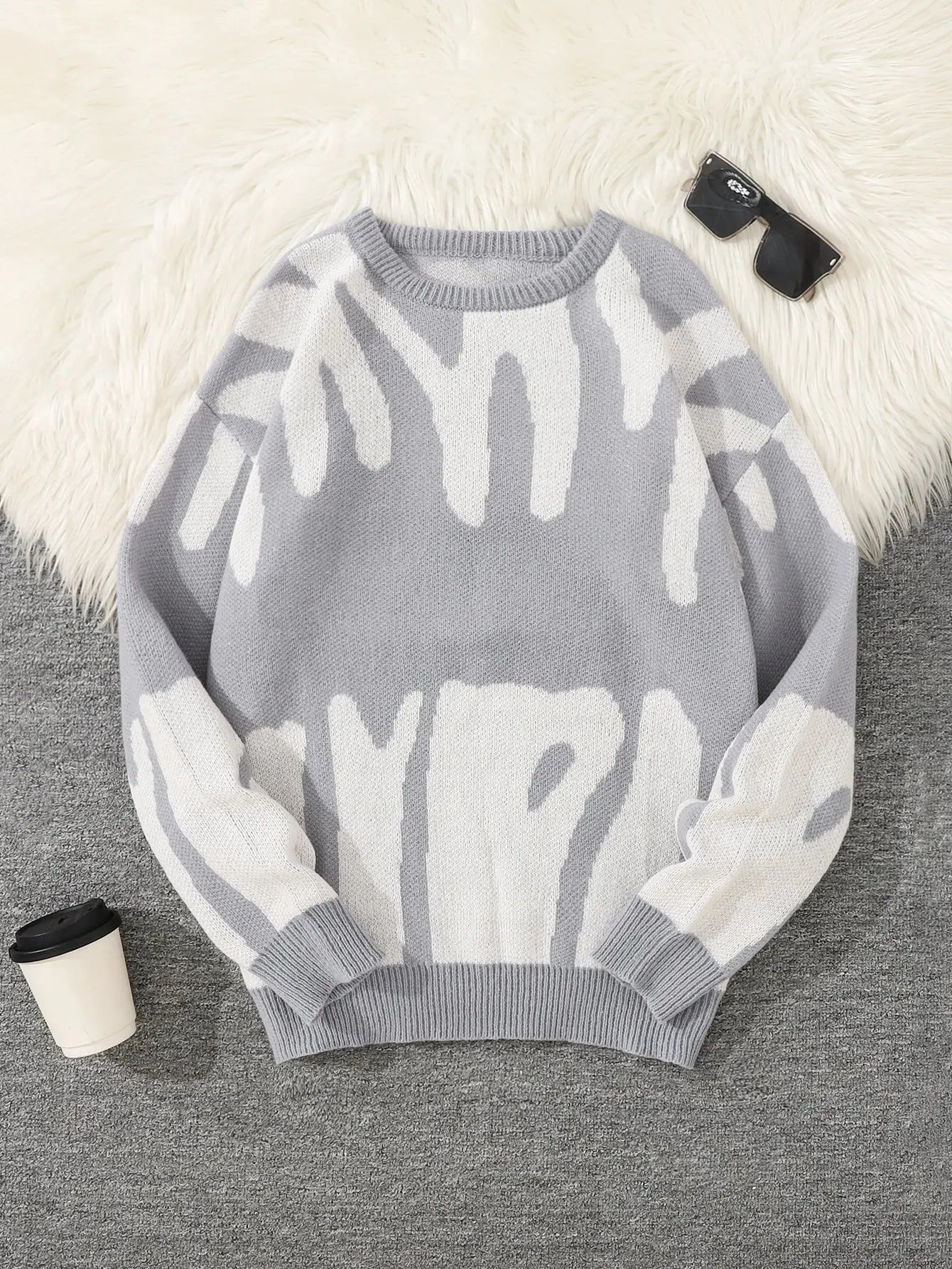 Maglione grigio con pattern astratto nero" 🖤 All You Need