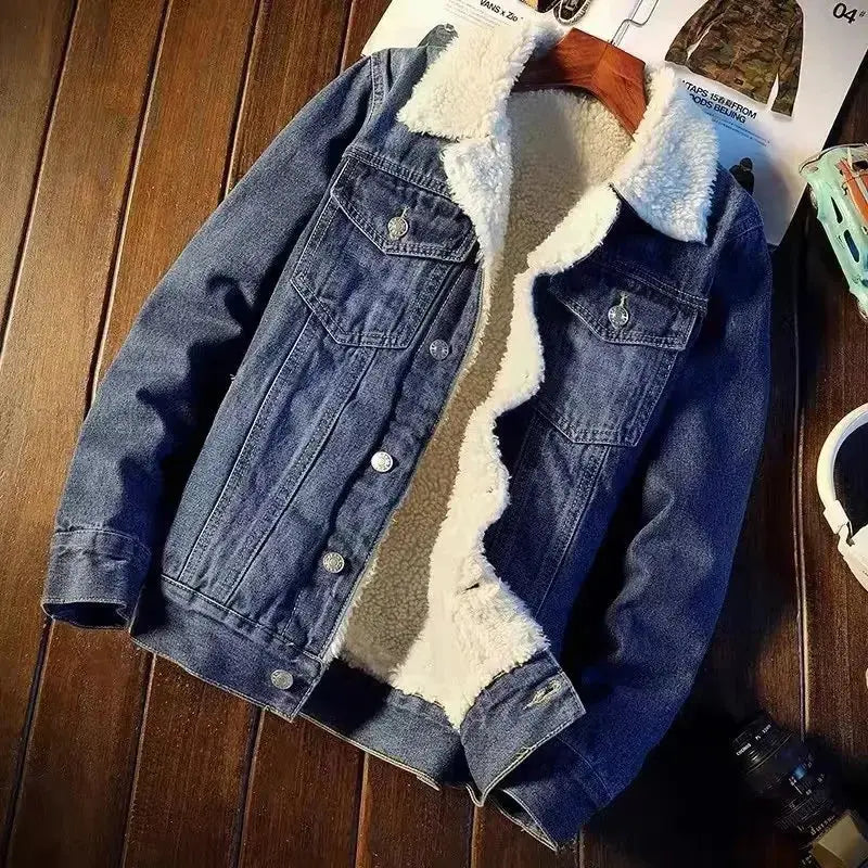 "Giacca in denim azzurro con interno in pelliccia sintetica" All You Need