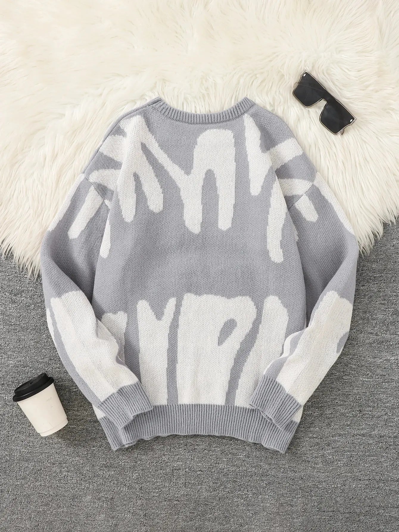Maglione grigio con pattern astratto nero" 🖤 All You Need