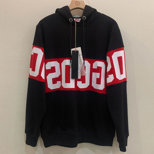 "Felpa nera con cappuccio e logo bianco/rosso a fascia" All You Need